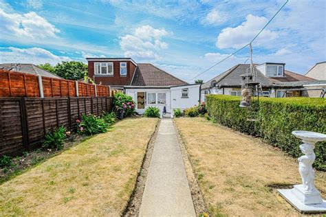 2 Bedroom Bungalow For Sale In Pinkwell Avenue Hayes Middlesex Ub3