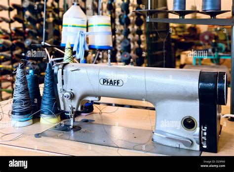 Vintage Pfaff Sewing Machine Hi Res Stock Photography And Images Alamy