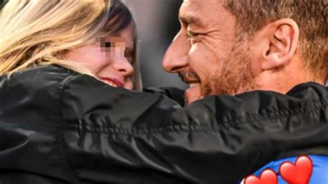 Francesco Totti Tradisce Noemi Bocchi Con Unaltra Donna Il