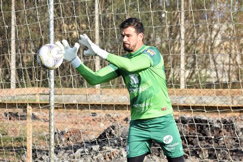 Am Rica Mg Renova Matheus Cavichioli E Garante Goleiro Para A