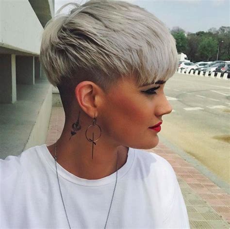 Frisuren Frauen Kurz Sidecut Lloyd Forte Frisur