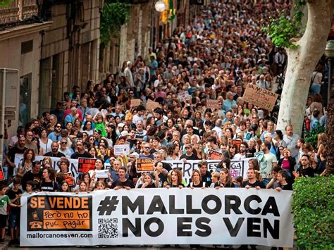 Tausende Protestieren Auf Mallorca Gegen Massentourismus Spanien