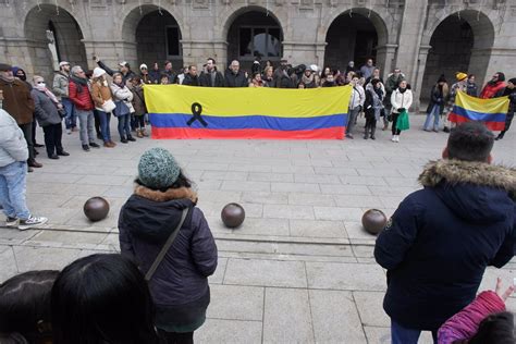 Un Centenar De Personas Arropa A La Comunidad Colombiana En Lugo En Un