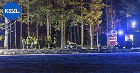 Kaksi Kuoli Rekan Ja Henkil Auton Kolarissa Kouvolassa Keski Suomi