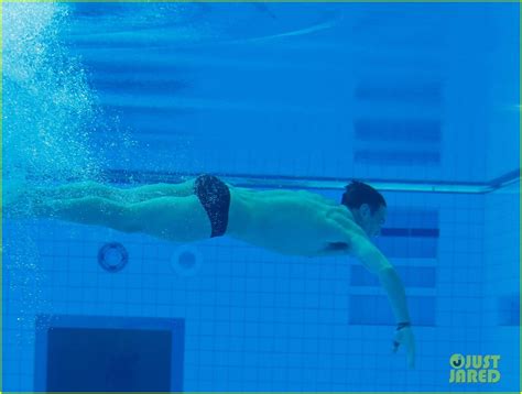 Tom Daley Shows Off Ripped Body After Winning Gold Medal Photo