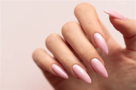 Νύχια Τα πιο hot χρώματα για τα μανικιούρ του Φεβρουαρίου Vita gr