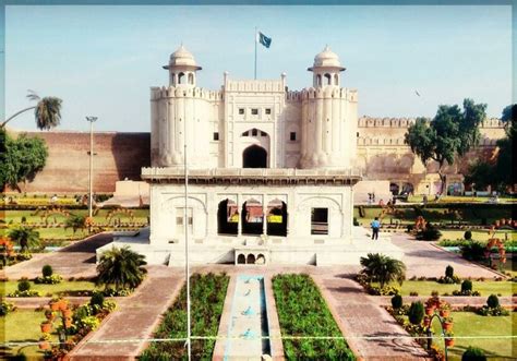 Forts In Pakistan Castles In Pakistan See Pakistan Tours