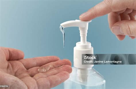 Penggunaan Hand Sanitizer Mulai Berkurang Kenapa Ya Berita Seleb