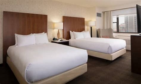 Pittsburgh Hotel Suites at the DoubleTree Downtown