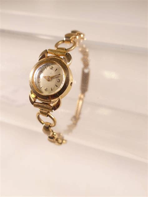 Montre Bracelet De Dame Le Boitier En Or Jaune 18K 750 00 Le