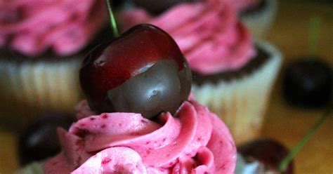 Jo And Sue Chocolate Dipped Cherry Cupcakes