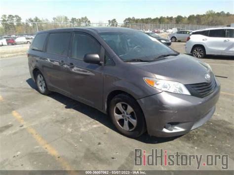 Report 5TDZK3DC4GS700943 TOYOTA SIENNA 2016 Gray Gasoline Price And