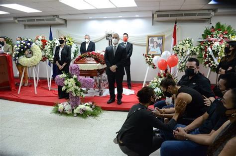 Discreto Funeral Para El Expresidente Echeverr A Periodistas Unidos