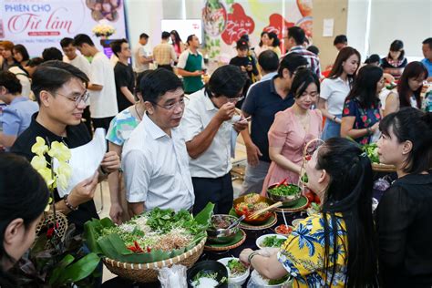 Những món hot trend đặc sản các vùng miền đổ bộ phiên chợ đặc biệt