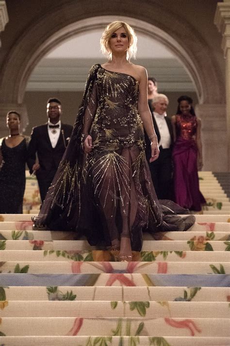 The Costumes In Oceans 8 Helped The Cast Steal Jewels In The Heist