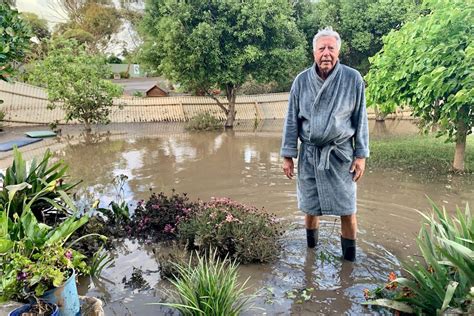 Middleton residents begin clean-up after flash flood inundates homes and businesses - nccRea