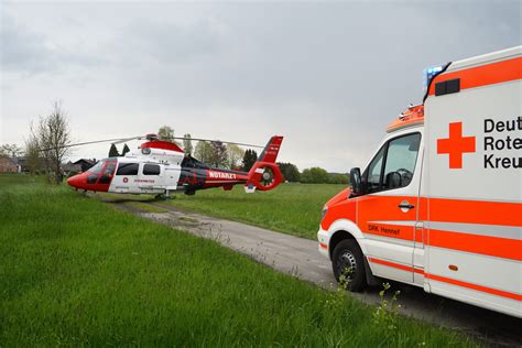 Verkehrsunfall Mit Schwerverletztem Motorradfahrer Feuerwehr Tv