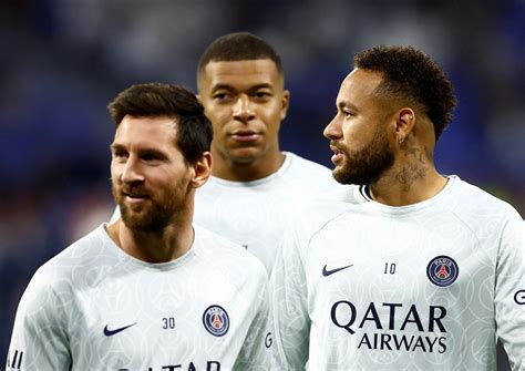 Lionel Messi Ragu Perpanjang Kontrak Psg Siap Lepas Neymar Jr Pada