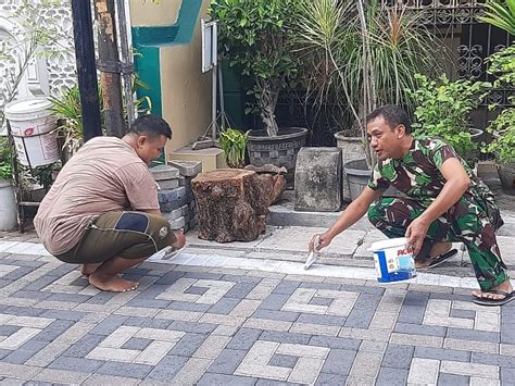 Jelang HUT Kemerdekaan RI Ke 78 Babinsa Kandangan Kerja Bakti Bersama