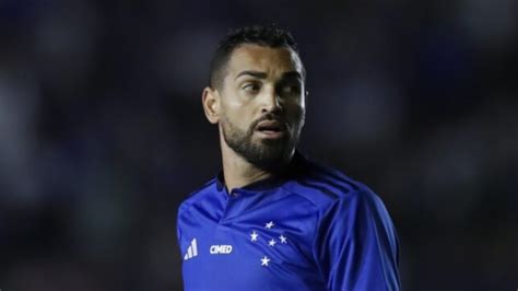 Gilberto atacante do Cruzeiro é afastado pelo clube