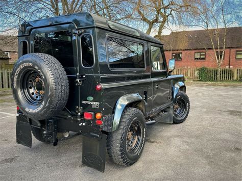 Land Rover Defender Station Wagon