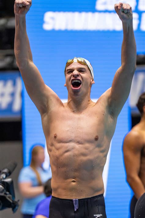 Leon Marchand Breaks Michael Phelps Olympic Record With 4 02 95 400 IM