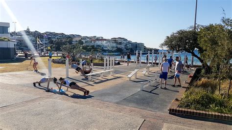 Bondi Park Outdoor Gym Bondi Beach Robinhood The Free Open Air Gym