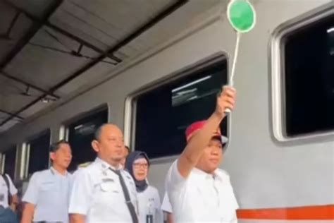 Dua Kereta Api Jarak Jauh Kini Berhenti Di Stasiun Klakah Lumajang Cak