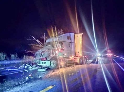 Tráiler Y Autobús Protagonizan Accidente En Carretera Federal 15 El