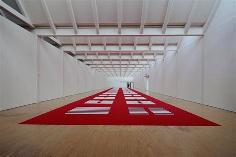 360° Artistwalter De Maria Red Carpet And White Hexagonal Poles