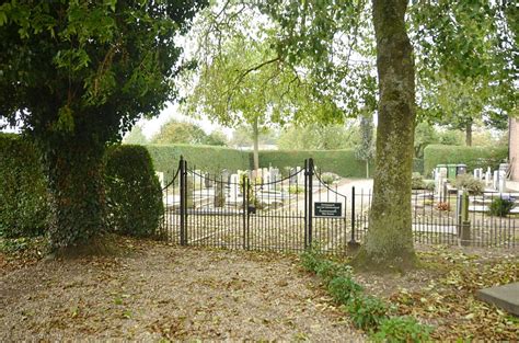 Schalkwijk Protestant Churchyard World War Two Cemeteries A