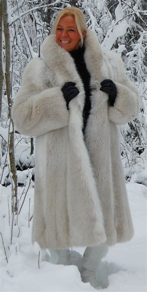 Pin tillagd av Bluefox Fur på Furs Outside Päls