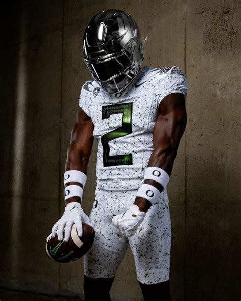 Oregon Releases Uniforms Ahead Of Showdown With Washington On3