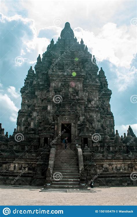 Templo De Prambanan Imagen De Archivo Imagen De Recorrido 150105479