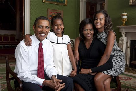 Official Obama Family Portrait - Barack Obama Photo (8762958) - Fanpop