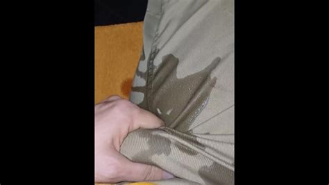 Désespéré Pisse Dans un Pantalon De Travail Pornhub Gay