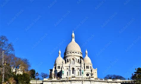 Basilique Du Sacr Coeur Basilica Paris With Blue Sky One Of The