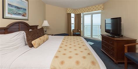 Oceanfront Three Bedroom Suite | Carolinian Beach Resort