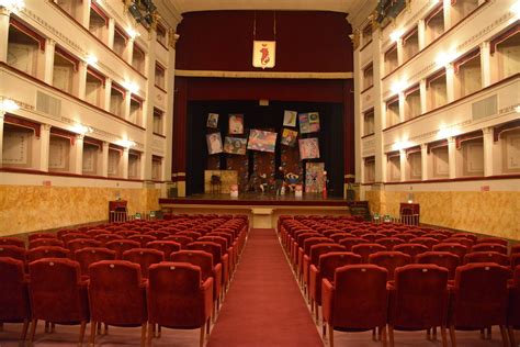 Teatro Pacini Pescia Spettacolo Il Borghese Gentiluomo Regia Orlando