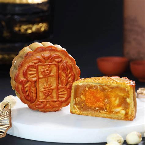 Premium Lotus Single Yolk Baked Skin Mooncake