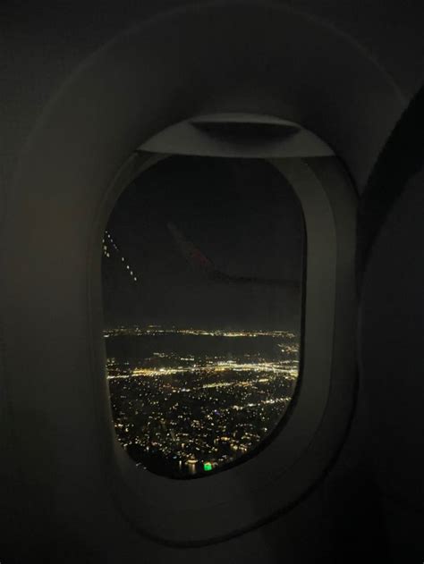 view from plane window at night 🤍 | Plane window, Plane window view ...