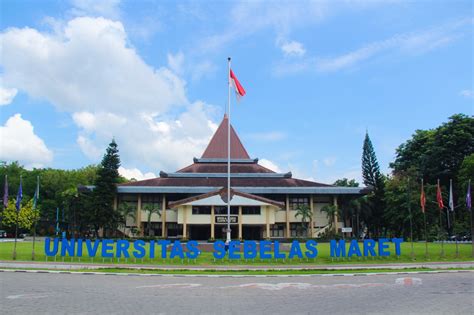 Wisuda UNS Diadakan Tiap Bulan Universitas Sebelas Maret