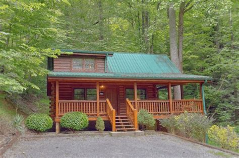 Private Honeymoon Cabin In Pigeon Forge Moutain Dreams