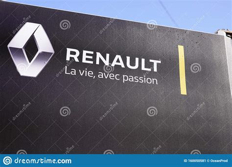 Bordeaux Aquitaine France 10 02 2019 Car Renault Sign Logo On