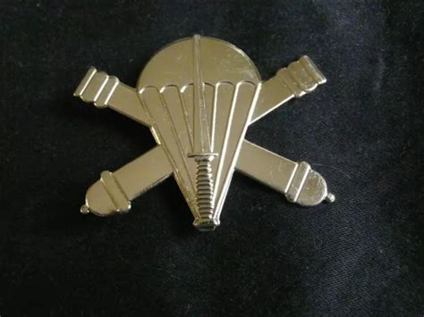 MILITARIA INSIGNE BÉRET ARMÉE belge COMMANDO Parachutiste artillerie