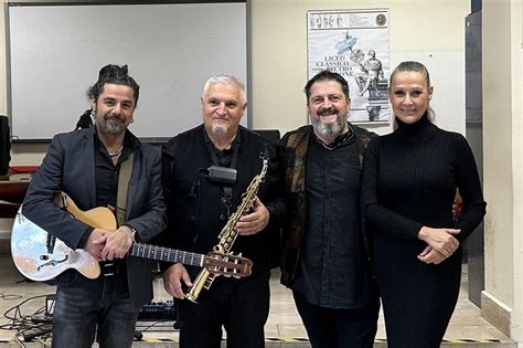 La Musica E I Testi Di Pino Daniele Fanno Tappa Nelle Scuole Sannite