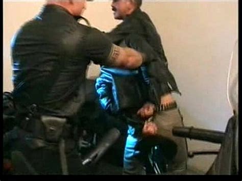 Ley De Cuero Varias Escenas Guantes Gay Y Cuero XVIDEOS