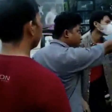 Viral Cekcok Mulut Sopir Bus Dan Kendaraan Pribadi Nyaris Adu Jotos