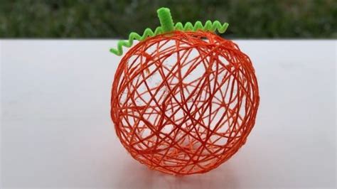 How To Make Easy Diy Yarn Pumpkins Using Balloons Mombrite