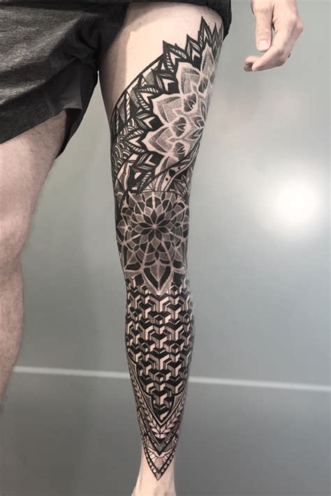 Artistic Geometric Tattoo Ideas For Legs